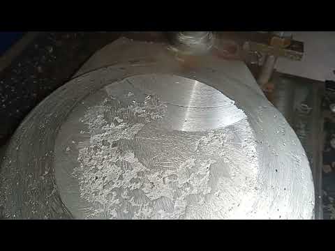 Видео: обработка отлитой крышки на самодельном фрезерном станке