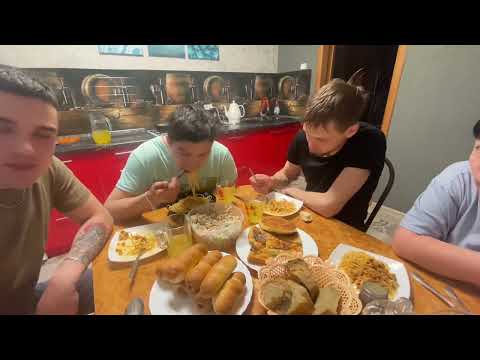 Видео: МУКБАНГ спагетти | салат Оливье | сосиски в тесте 😍