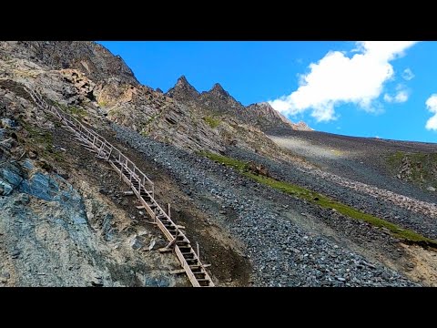 Видео: Горные штольни,очень опасные,не советую туда ходить!Баянкол.Нарынкол. Природа Казахстана,