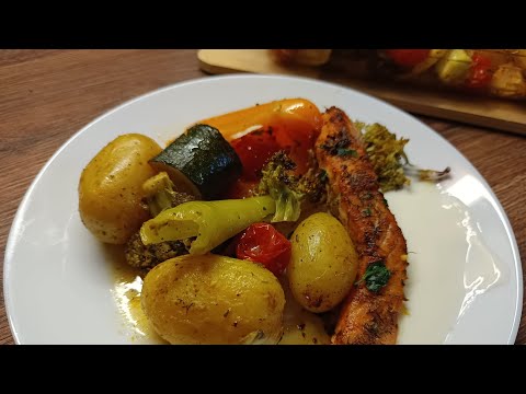 Видео: ЛОСОСЬ С ОВОЩАМИ В ДУХОВКЕ/ОЧЕНЬ ВКУСНЫЙ РЕЦЕПТ!