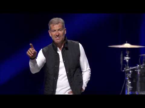 Видео: Движени от вечността-Джон Бивиър