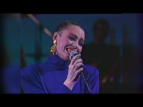 Видео: Ирина Понаровская исполняет песню В.Успенского