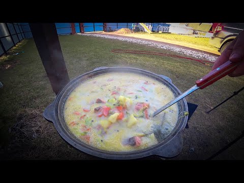 Видео: Делюсь рецептов сливочная уха по Фински. Готовим в казане 12 литров