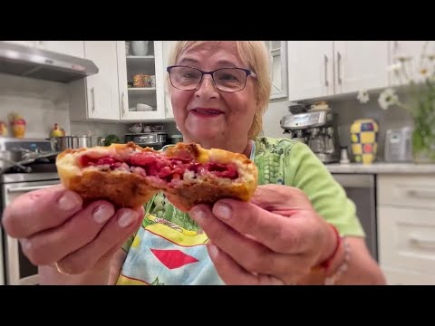 Видео: ПИРОЖКИ С ВИШНЕЙ  НА ТВОРОЖНОМ  ТЕСТЕ!  ВКУСНЫЕ ПИРОЖКИ ПРИГОТОВЛЕННЫЕ В ДУХОВКЕ!