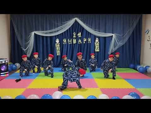 Видео: "Мы теперь солдаты". Частный детский сад "Миттивой"