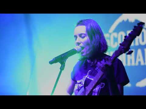 Видео: #АбсолютноНачинаещи / Истерия / Закъснелият #концерт  на Ул. "Нов живот" Вх.  ХХХ