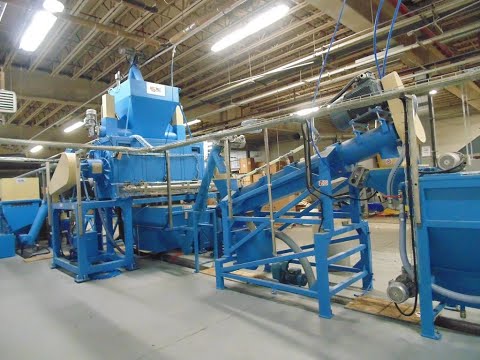 Видео: Линия переработки ПЭТ-бутылок, пр-ва Reg-Mac, Италия