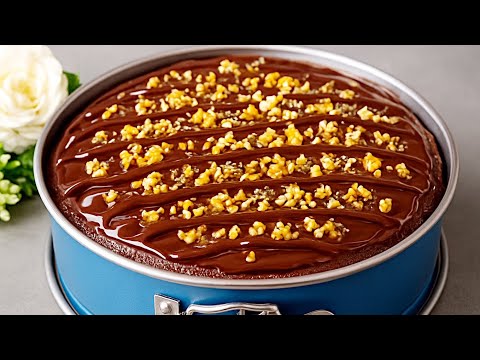 Видео: Лучший шоколадный торт из минимума ингредиентов! Нежный и вкусный! Рецепт за 15 минут