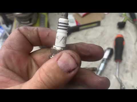 Видео: Свечи зажигания и катушки зажигания Toyota Highlander 2008 года