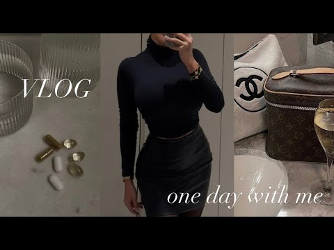 Видео: VLOG | Витамины | Макияж | Мой стилист по волосам | Ужин с подругой