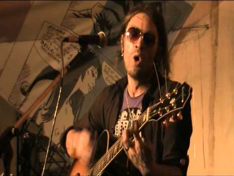 Видео: Психея - Тишина (Live @ Сквот кафе 18.08.11)