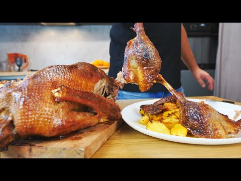 Видео: Я ЗНАЮ КАК ВКУСНО ПРИГОТОВИТЬ ГУСЯ. РОЖДЕСТВЕНСКИЙ ГУСЬ В ДУХОВКЕ
