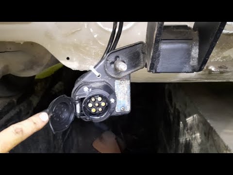 Видео: VW PASSAT B5 универсал. Подключение розетки фаркопа