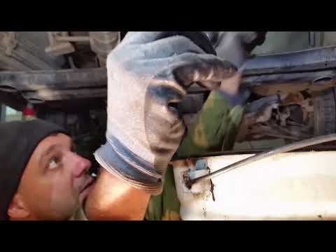 Видео: Suzuki Grand Vitara замена масла в раздаточной коробке передач + Обработка форсаном