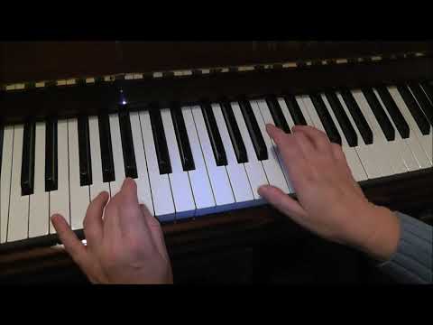 Видео: Песня Крокодила Гены играть на пианино