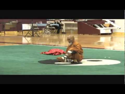 Видео: Шаолинь Сы. Показательное выступление