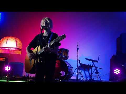 Видео: Женя Мильковский - Кофе мой друг (acoustic)