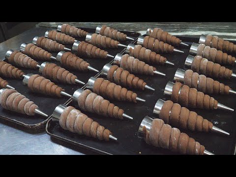 Видео: Сладкий шоколадный хлеб в форме раковины / корейская уличная еда