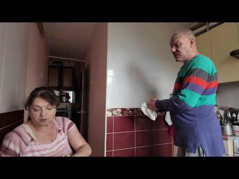 Видео: МАМА С БАТЕЙ РЕШАЮТ ЧТО ДЕЛАТЬ