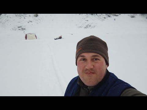 Видео: РЫБАЛКА В ОДНОГО. ГРЕБУ ОКУНЯ ЛОПАТОЙ. ЧАСТЬ 1.