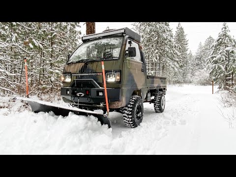 Видео: Этот грузовик — настоящий зверь для уборки снега!