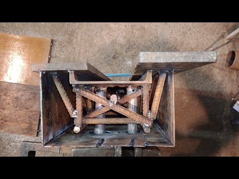 Видео: самодельный токарный заливаю станину бетоном