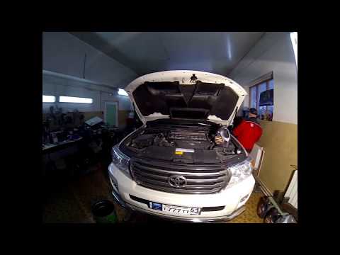 Видео: ШОК. Замена масла в Toyota Land Cruiser. Lukoil Genesis.