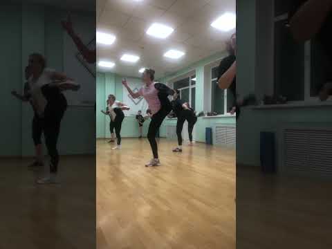 Видео: Тренировка на ноги и ягодицы с Кардио элементами!