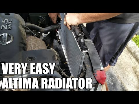 Видео: Как снять и заменить радиатор на Nissan Altima 2002-2006