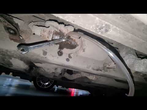 Видео: замена груш ( ГА гидроаккумуляторов ) ahc на lexus lx570 (toyota land cruiser 200) - новый способ