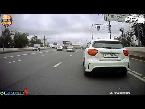 Видео: Бабы За Рулем - Подборка ДТП и Аварий