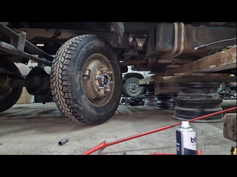 Видео: Подкатываем мост УАЗ под Газель.
