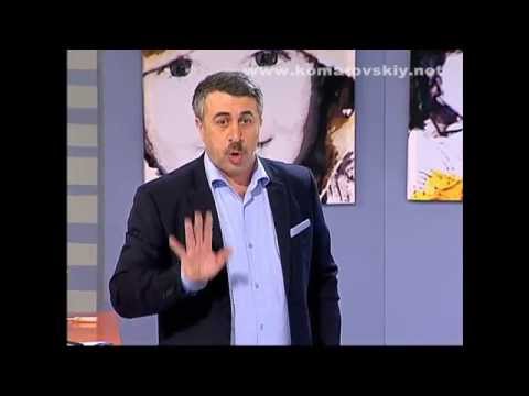 Видео: Как правильно купать новорожденного? - Доктор Комаровский