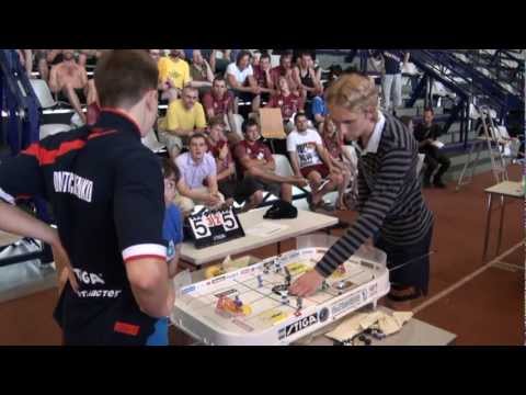 Видео: Настольный хоккей-Tablehockey-WCh-2011-DMITRICHENKO-GALUZO-Game6-comment-SPIVAKOVSKY