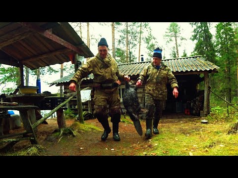 Видео: Живём с Батей Две Недели в Тайге.Проверка Сетей. Поход с Ночёвкой в Найденной Избе. Поймали Бобра.