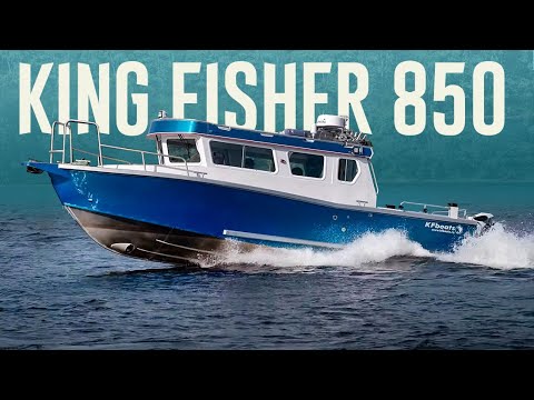 Видео: КРУПНЫЙ "КОРОЛЬ РЫБАК" из ПИТЕРА - KING FISHER 850 На Максималках. Обзор Катера KF 850.