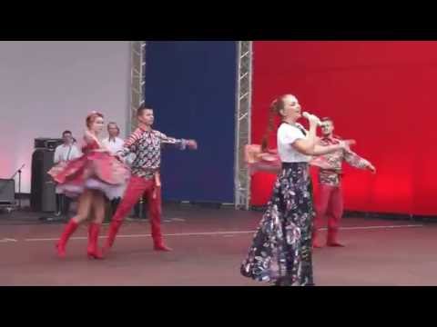 Видео: Марина Девятова. "Я деревенская", " Московская кадриль". ВДНХ.  20.08.2016 г.