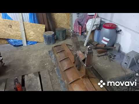 Видео: крепление отвала впереди на самодельный минитрактор....