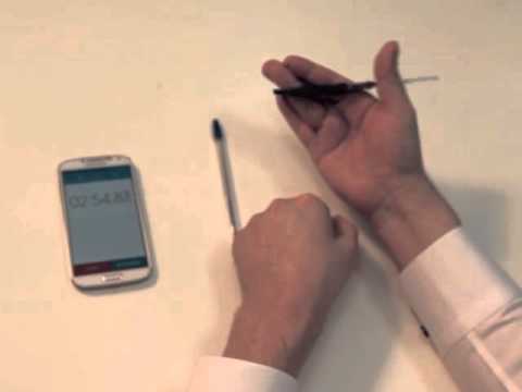 Видео: Как научиться держать ножницы при стрижке за 5 минут!