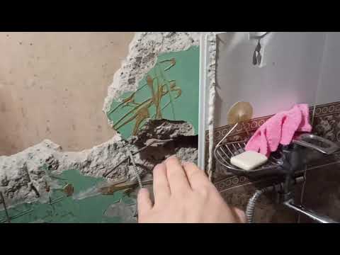 Видео: Особенности демонтажа сантехкабины, посмотри это видео, прежде чем начинать ломать стены.