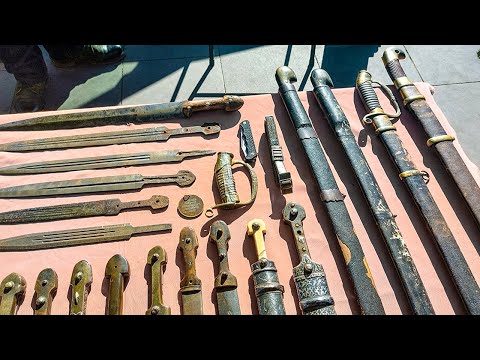 Видео: Блошиный Рынок в Тбилиси - Ножи, Кинжалы, Топоры и не только