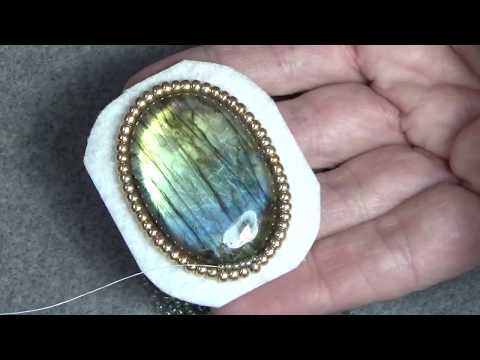 Видео: Tutorial #5 :Beaded Embroidery Techniques Bezels. Мастер класс, оплетение кабошона.