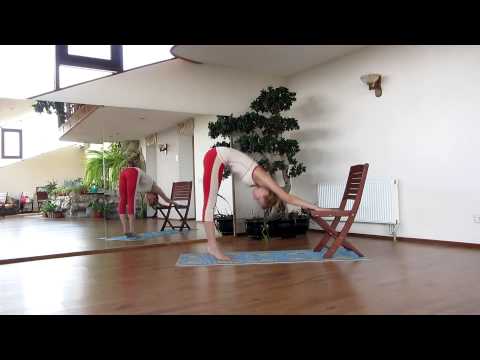 Видео: Растяжка на стуле в домашних условиях. Стретчинг