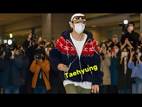 Видео: 1 минуту назад! Тэхён из BTS прибыл в Корею в самом дорогом наряде в мире!