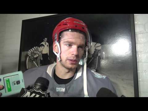 Видео: "Кто бревно? Оно играет за сборную молодых звезд Северной Америки" (интервью Кузнецова)