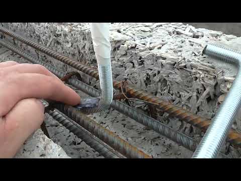 Видео: Подготовил и залил армопояс второго этажа.