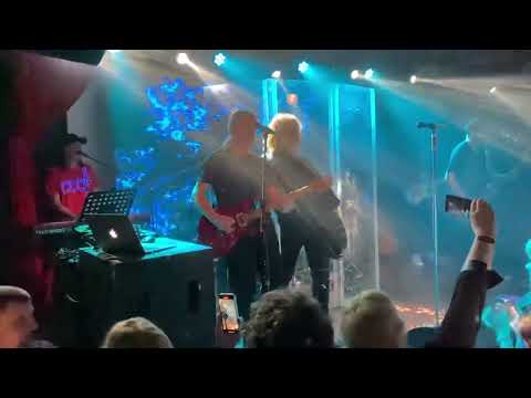 Видео: Александр Иванов и группы Рондо - Пьяный бармен (тоже является частью вселенной)