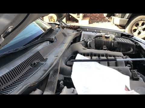 Видео: Как проверить уровень трансмиссионной жидкости на Dodge Charger 2008 года