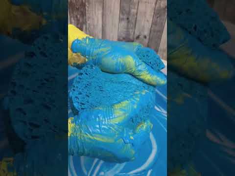 Видео: ASMR/sponge squeezing#asmrvideo#asmrspongesqueezing#relax#powder#foryou#squeezingsponges#асмр