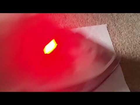 Видео: Как удалить воск с ковра бесследно #лайфхак